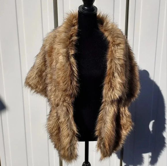 Faux Fur Wrap - Picture 6 of 9